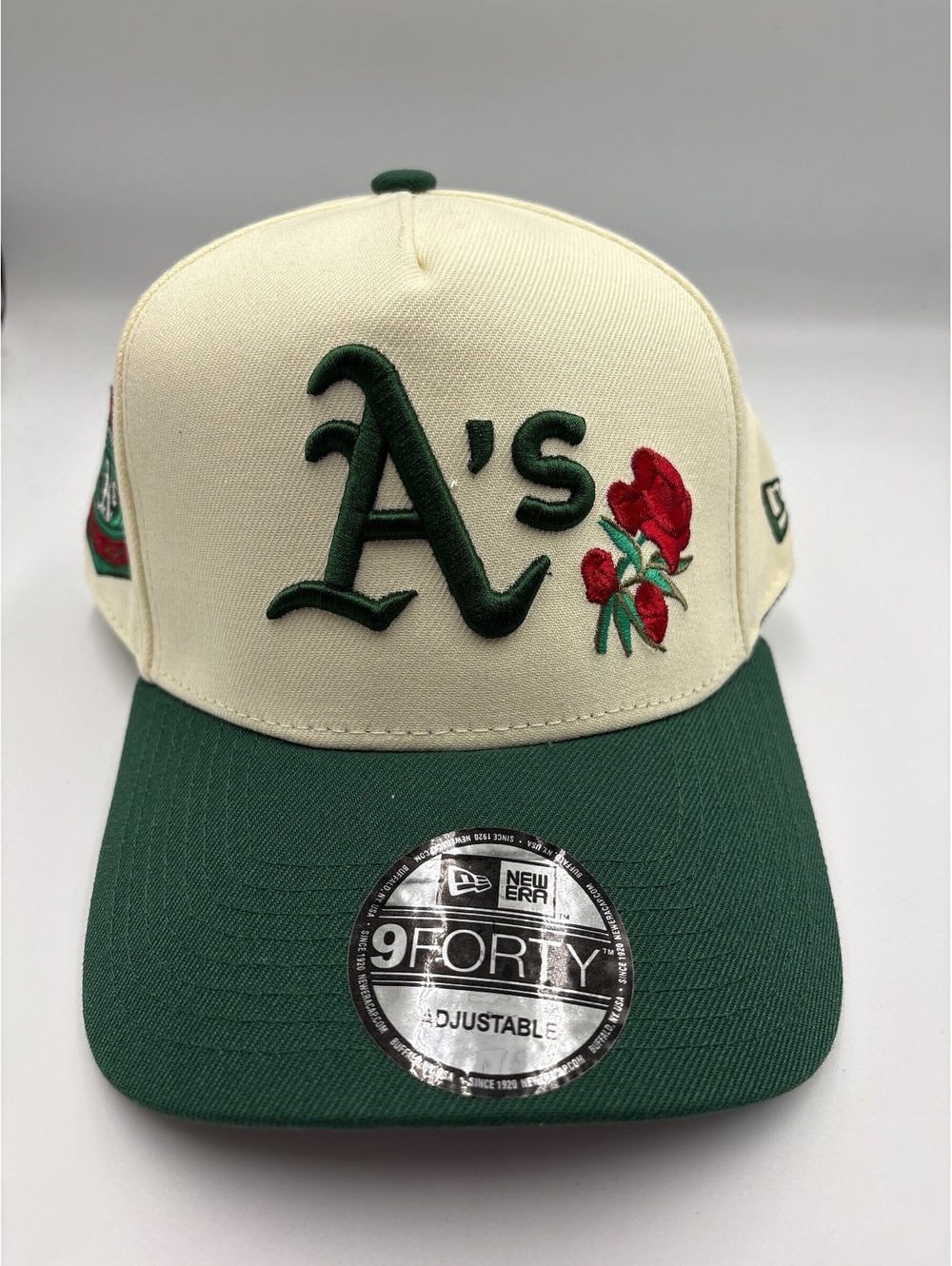 New Era 9FORTY Adjustable Oakland Athletics Baseball Cap with Rose Embroidery